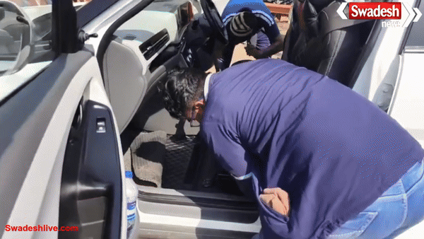 बालोद:धमतरी सीमा पर पकड़ी संदिग्ध क्रेटा,सीट के नीचे बने सीक्रेट लॉकर में मिला ₹3 करोड़ नकद