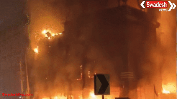 गोरखपुर में 4 मंजिला होटल में भीषण आग: एक युवक की मौत, सबकुछ जलकर राख