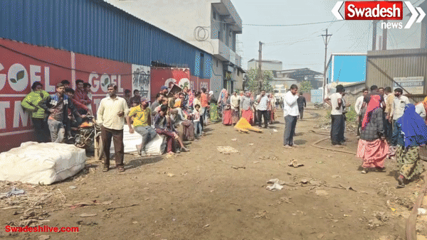 रायपुर: सरोरा के बजरंग नगर स्थित फर्नीचर फैक्ट्री में भीषण आग, कई मजदूर के फंसे होने की आशंका