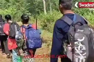 Naxalism suffers a major blow in Gariaband: 8 Naxalites carrying bounties worth lakhs surrender with their weapons before the IG.