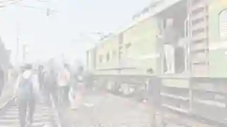 Major rail accident averted in Harda: Tower wagon derailed near railway double gate, many trains affected