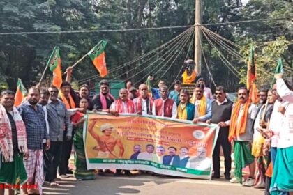 BJP organised a tribute programme by garlanding the statue of Birsa Munda.