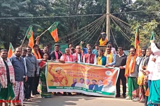 BJP organised a tribute programme by garlanding the statue of Birsa Munda.