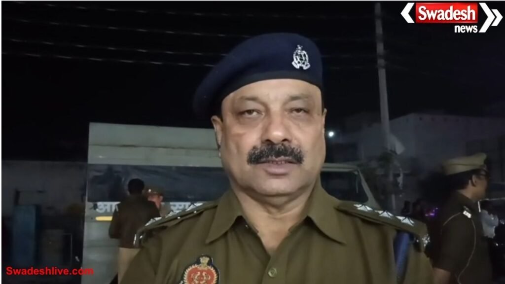 Sambhal: Chandausi police conducted a thorough check of two-wheelers and issued challans under the MV Act.