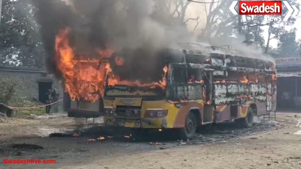 Two buses caught fire under suspicious circumstances, and were brought under control by locals hours later.