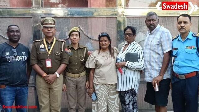 ताजमहल पर साउथ अफ्रीकी महिला पर्यटक साथियों से बिछड़ी, पुलिस ने 30 मिनट में मिलाया