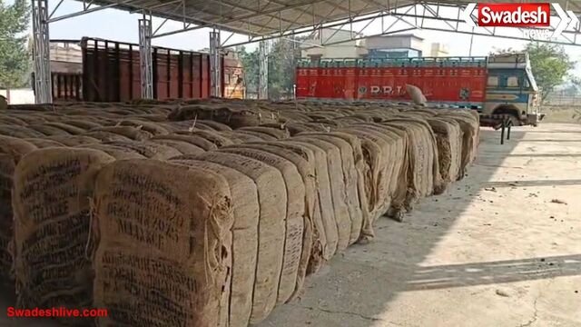 धान खरीदी केंद्रों के कर्मचारी चार सूत्रीय मांगों को लेकर हड़ताल पर, किसानों की बढ़ी मुश्किलें