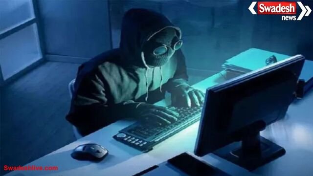 आगरा में बुजुर्ग दम्पत्ति साइबर ठगी के शिकार, वॉट्सएप लिंक खोलते ही अकाउंट से निकले 32,700 रुपये