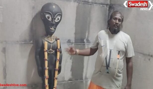 तमिलनाडु में एलियन का अनोखा मंदिर, दावा- दुनिया को आपदाओं से बचा सकते हैं ये देवता