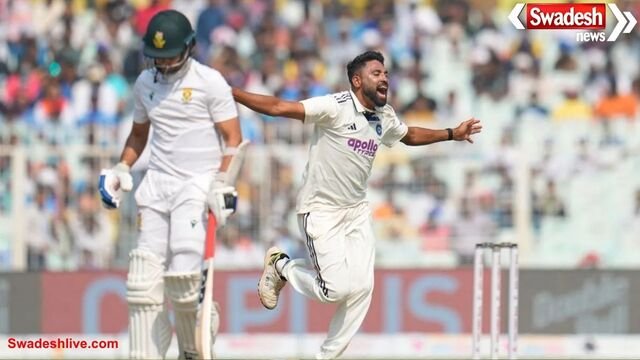 मोहम्मद सिराज की गेंद पर दो टुकड़ों में बंटा स्टंप, बल्लेबाज हुआ हक्का-बक्का, वीडियो वायरल