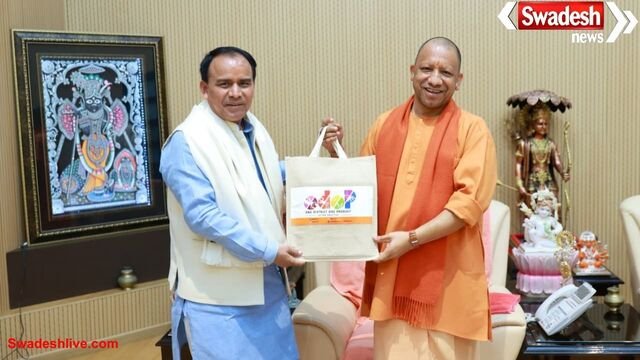 लखनऊ: उत्तराखंड सरकार के कैबिनेट मंत्री डॉ. धनसिंह रावत ने CM योगी से की मुलाकात