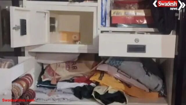 आगरा में बंद घर का ताला टूटा, लाखों की चोरी