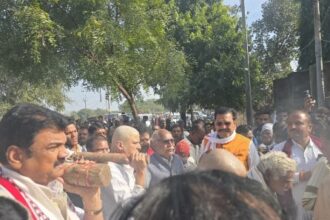 BJP leader Rajendra Singh Mokalpur, Minister Govind Singh Rajput participated in the last journey