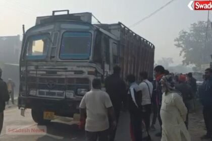 Bike collides with parked truck in Kushinagar, two youths seriously injured