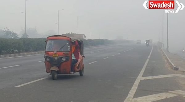 Firozabad: Dense fog and cold wave wreak havoc