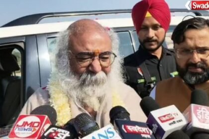 Grand welcome to Acharya Pramod Krishnam in Hapur