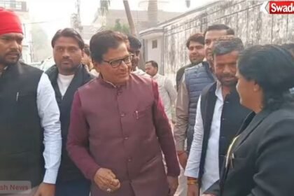 FIROZABAD: Prof. Ram Gopal Yadav spoke at a private function