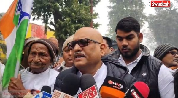 Deoria Breaking: UP Congress President Ajay Rai meets former IPS Amitabh Thakur in jail