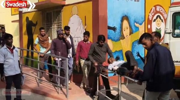 Horrific road accident in Firozabad: Two bikes collide head-on