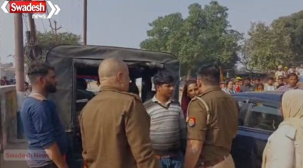 Firozabad: A fierce fight broke out between a tempo driver and a crane driver near Gate No. 3 of the government hospital, one injured.