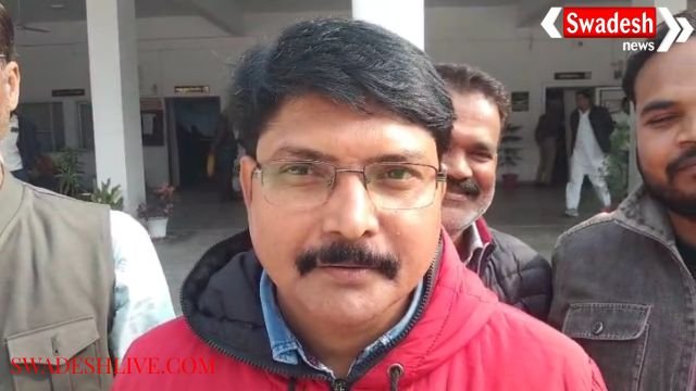 Journalist's car collided head-on in Farrukhabad