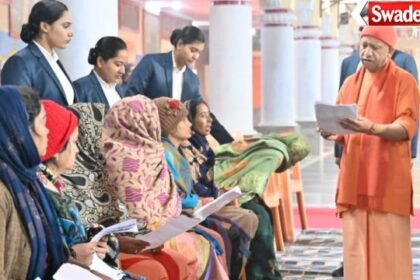 गोरखपुर: मुख्यमंत्री योगी आदित्यनाथ ने जनता दर्शन में सुनी समस्याएँ, अधिकारियों को शीघ्र निपटान के दिए निर्देश