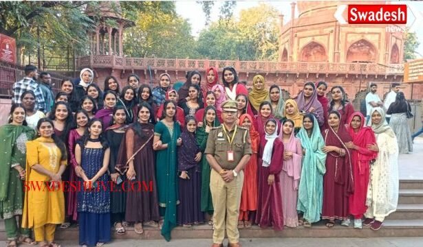Taj Security Police made women and girl students aware under “Mission Shakti”.
