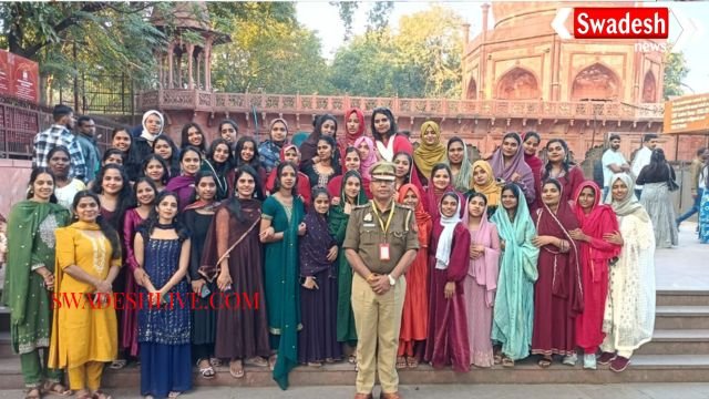 Taj Security Police made women and girl students aware under “Mission Shakti”.