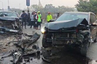 raipur-mowa-overbridge-speed-accident-kia-sonet-creta-3-injured