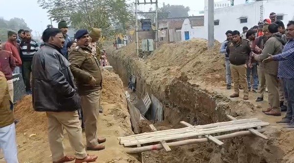 Mainpuri: Major accident during drain digging, one dead, three injured