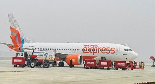 delhi-airport-ai-express-off-duty-pilot-assaults-passenger-suspended