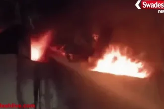 आगरा में रबड़ गोदाम में भीषण आग, दो घंटे की मशक्कत के बाद पाया गया काबू