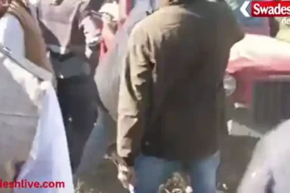 Sehore: Four people injured, two critically injured after a speeding Thar collided with another car at Jhagaria intersection.