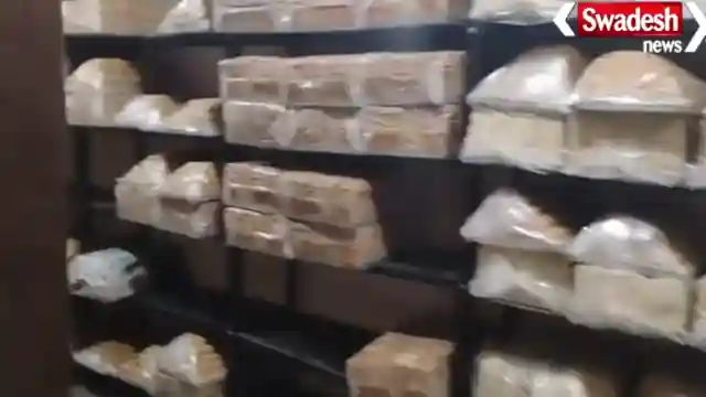 The Fertilizer Department took major action in Indore. Action was taken against the Sumit Gajak and Kulfi factory.