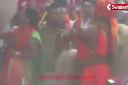 kolkata-me-5-lakh-logon-ne-kiya-geeta-paath-bageshwar-dham-sarkar-ka-bayan