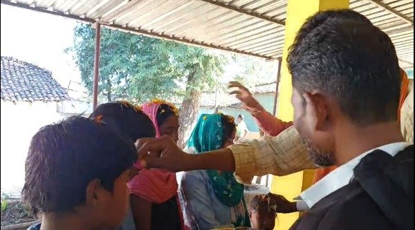 narharpur-ghar-wapsi-family