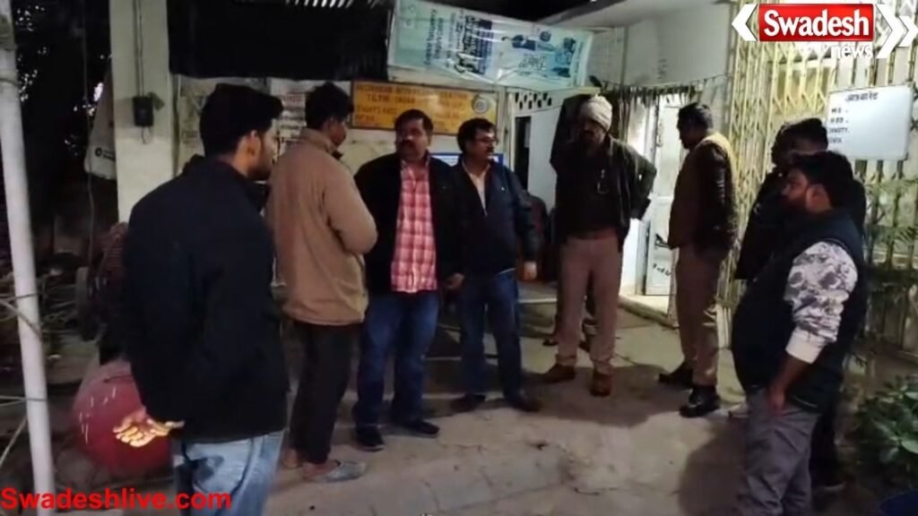 Daylight robbery in Mirzapur: Robbers wreak havoc at petrol pump