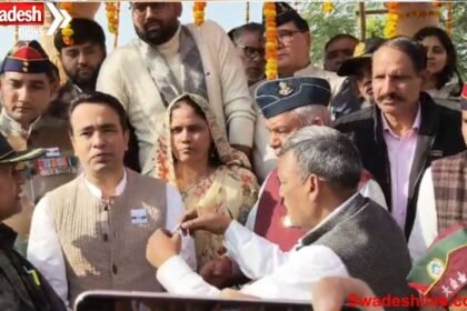 Union Minister of State Jayant Chaudhary reached Hapur and unveiled the statue of Kargil martyr Satpal Singh.