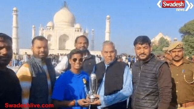 पर्सनल शूट के लिए ताजमहल पहुंचीं क्रिकेटर दीप्ति शर्मा, फैंस की उमड़ी भीड़