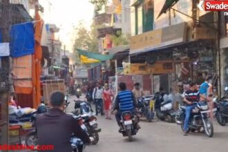 बेमेतरा के मुख्य बाजार में अवैध अतिक्रमण, दुकानदारों ने सड़क पर फैला रखा सामान