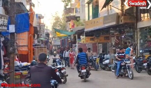 बेमेतरा के मुख्य बाजार में अवैध अतिक्रमण, दुकानदारों ने सड़क पर फैला रखा सामान