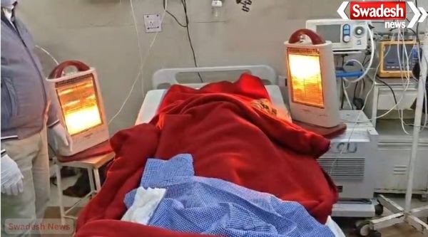 Firozabad: Elderly woman jumps into Yamuna, young man saves her life