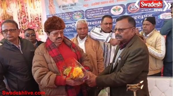 Jamtada: MLA Chunna Singh's anger during the health fair at Karmatand PHC