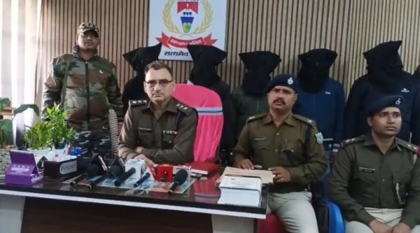 Giridih bike theft gang busted: Five arrested in Giridih with stolen Glamour bikes