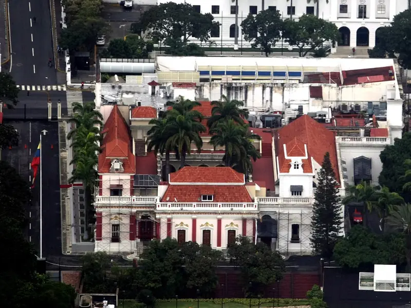 Gunfire Near Presidential Palace Venezuela