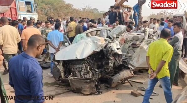 Dhamtari Road Accident: Horrific road accident in Dhamtari