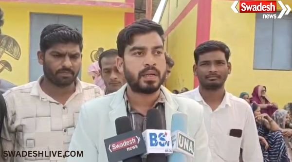 Liquor Shop Protest: Villagers stage protest against liquor shop opened without panchayat resolution in Sakti's Rabeli village.