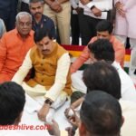 Indore News cm-meets-pugalia-family