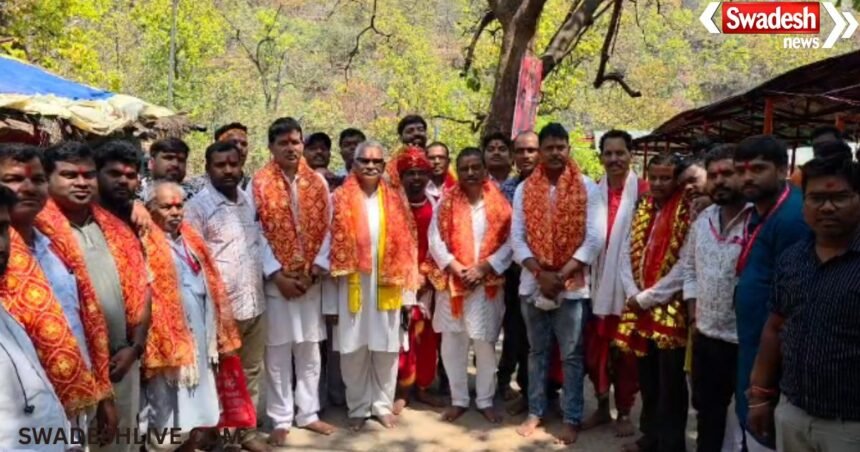 Kudargarh Chunari Offering