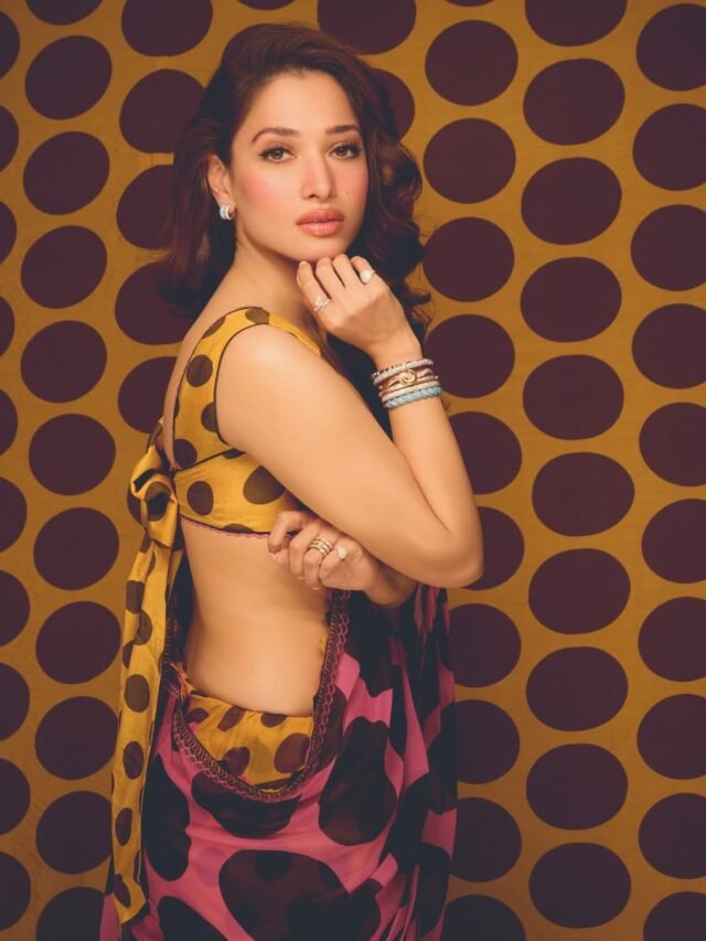 पोल्का डॉट साड़ी में Tamannaah Bhatia का ग्लैम लुक